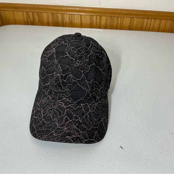 Lululemon Baller Hat Run Lacescape Spanish Rose Black Black and pink adjustable - Picture 3 of 5